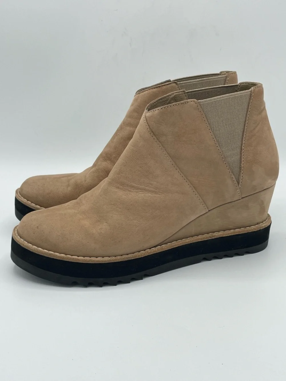 Eileen Fisher Caddy Tan Nubuck Leather Wedge Ankle Booties Size 7M.